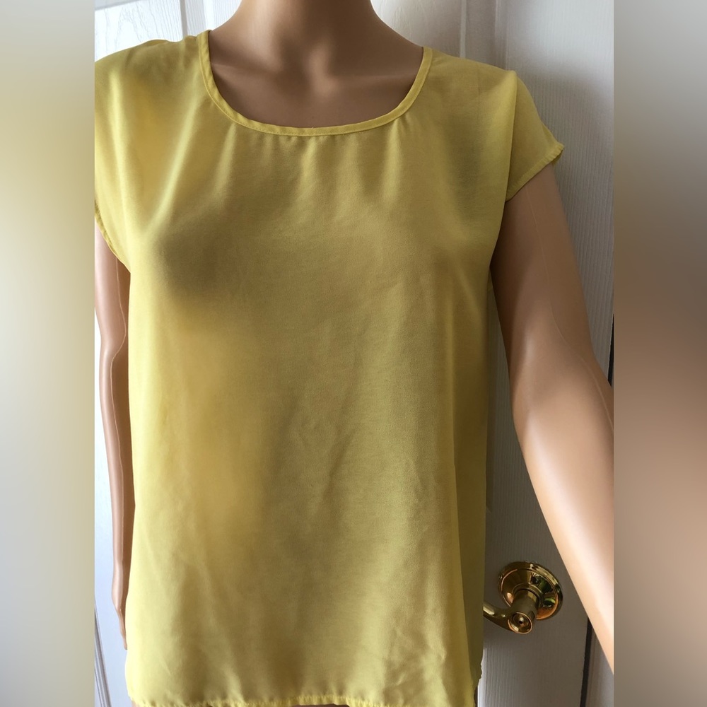 HeartSoul Sleeeveless Yellow Blouse with Butterfly Back Accent - Size Medium